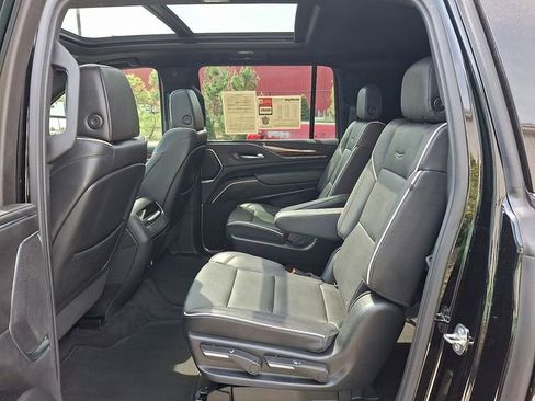 Used 2023 Cadillac Escalade ESV Premium Luxury AWD/4WD image 12