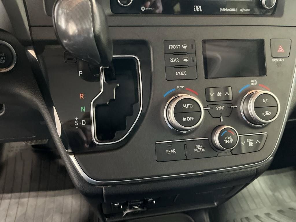 Used 2019 Toyota Sienna SE w/ SE Preferred Package AWD/4WD image 24
