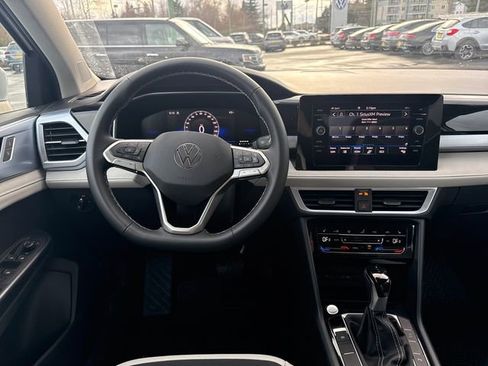 New 2026 Volkswagen Taos SE AWD/4WD image 19