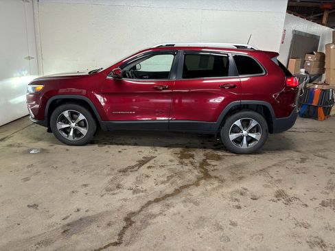 Used 2019 Jeep Cherokee Limited AWD/4WD image 6