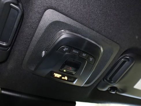 Used 2024 Toyota Corolla Cross SE image 24