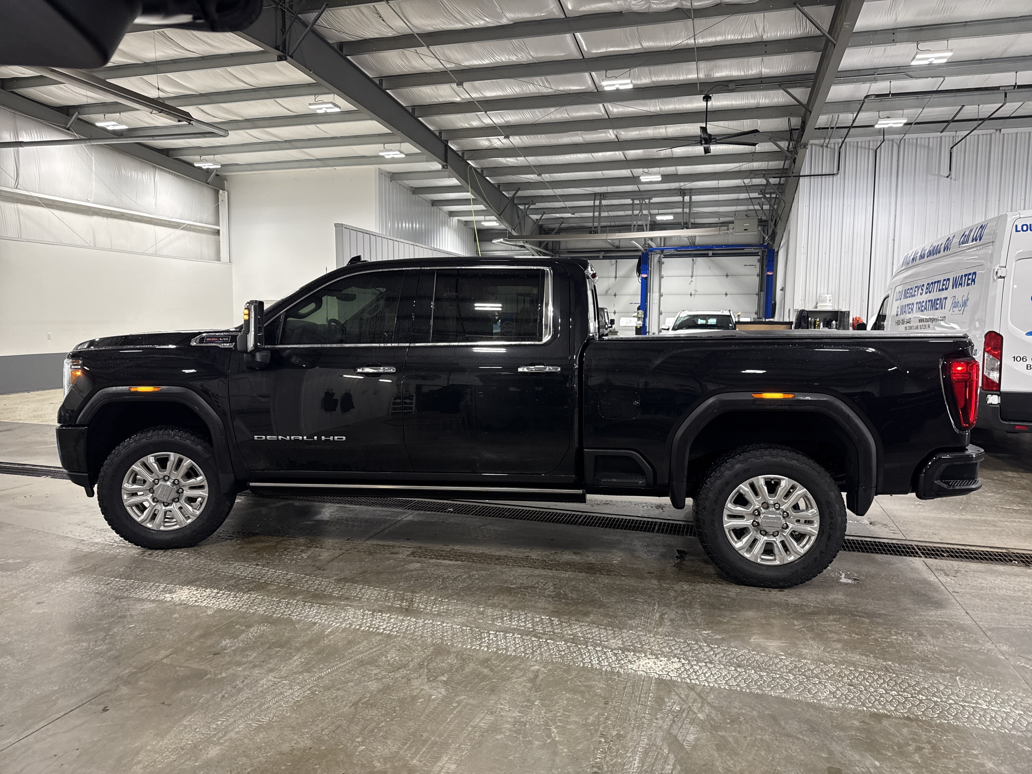 Used 2023 GMC Sierra 2500 Denali w/ Denali Ultimate Package AWD/4WD image 5