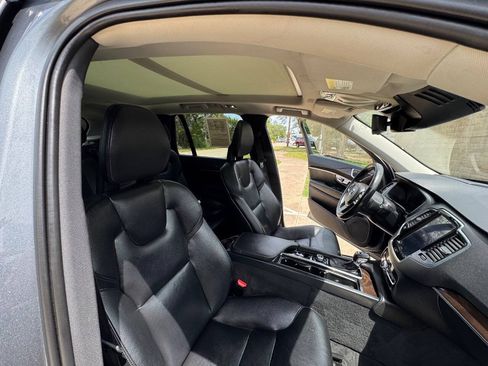 Used 2017 Volvo XC90 T6 Momentum w/ Vision Package AWD/4WD image 26