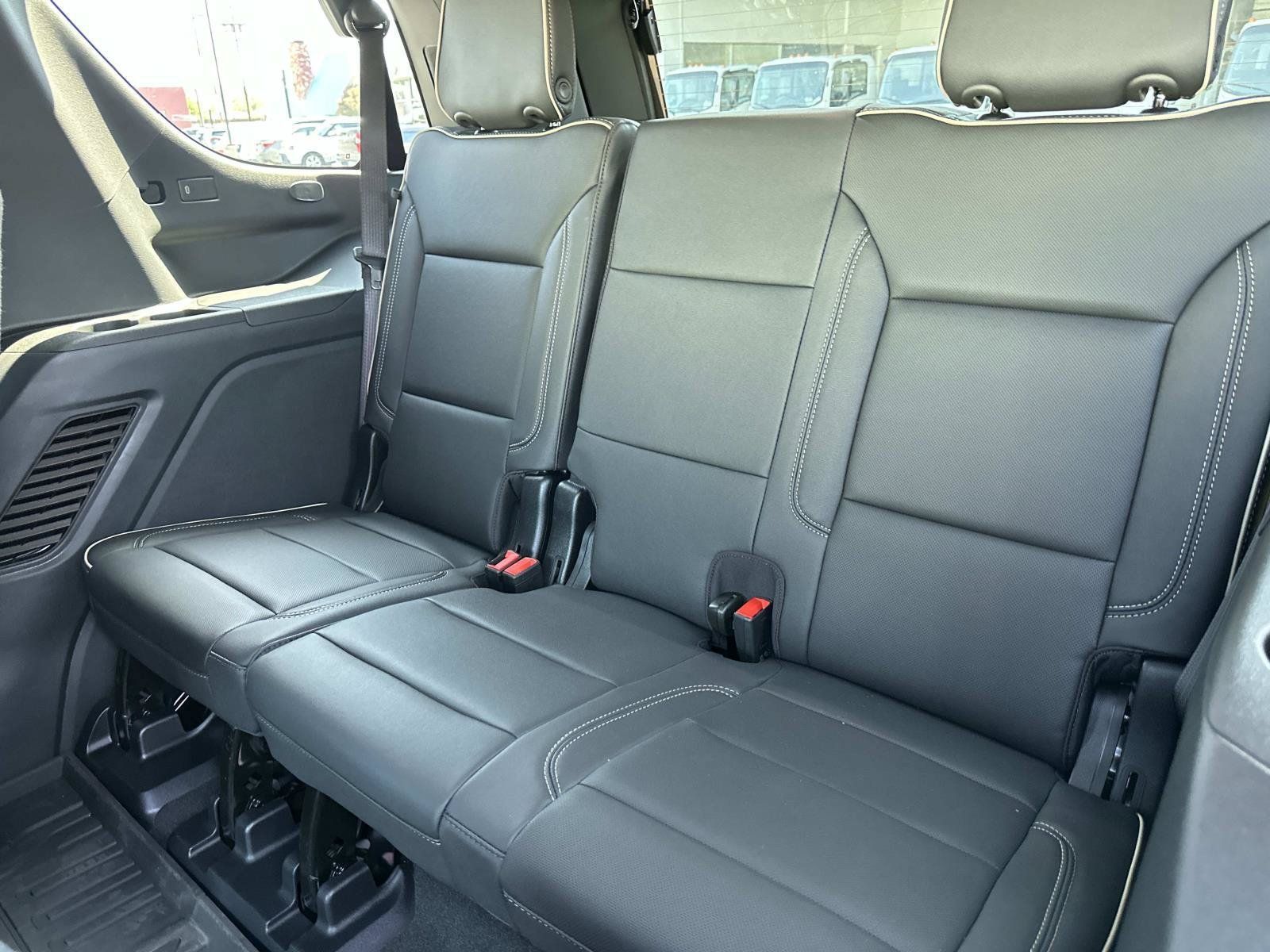 New 2026 GMC Yukon Elevation w/ Elevation Premium Package AWD/4WD image 24