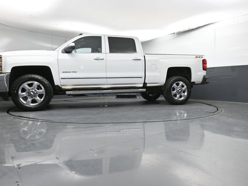 Used 2018 Chevrolet Silverado 2500 LTZ w/ Z71 Package, Off-Road image 33