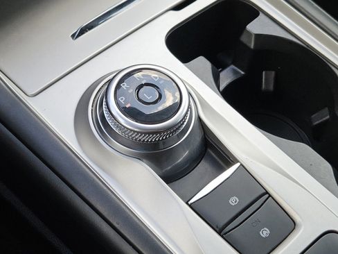 Certified 2024 Ford Explorer XLT image 26