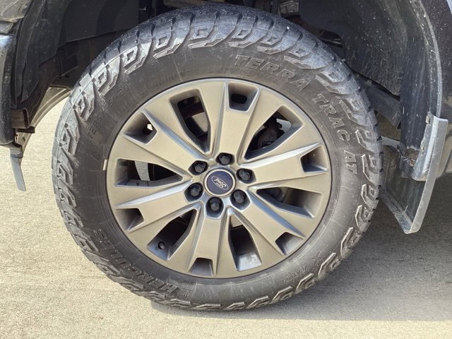 Used 2017 Ford F150 XLT w/ Equipment Group 302A Luxury AWD/4WD image 5