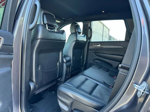 Used 2017 Jeep Grand Cherokee Limited image 13