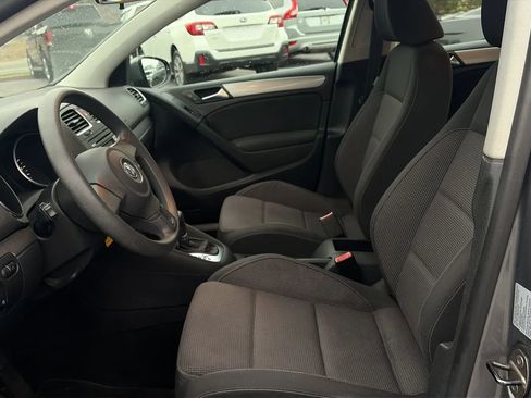 Used 2010 Volkswagen Golf 4-Door image 37