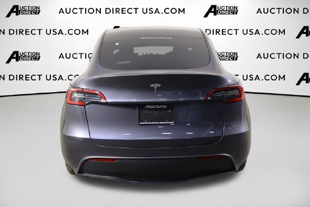 Used 2023 Tesla Model Y 2WD image 3