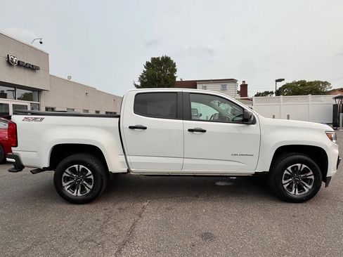 Used 2022 Chevrolet Colorado Z71 AWD/4WD image 8