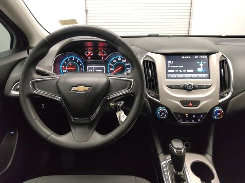 Used 2017 Chevrolet Cruze LS image 22