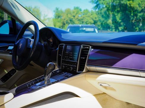 Used 2012 Porsche Panamera S RWD image 12
