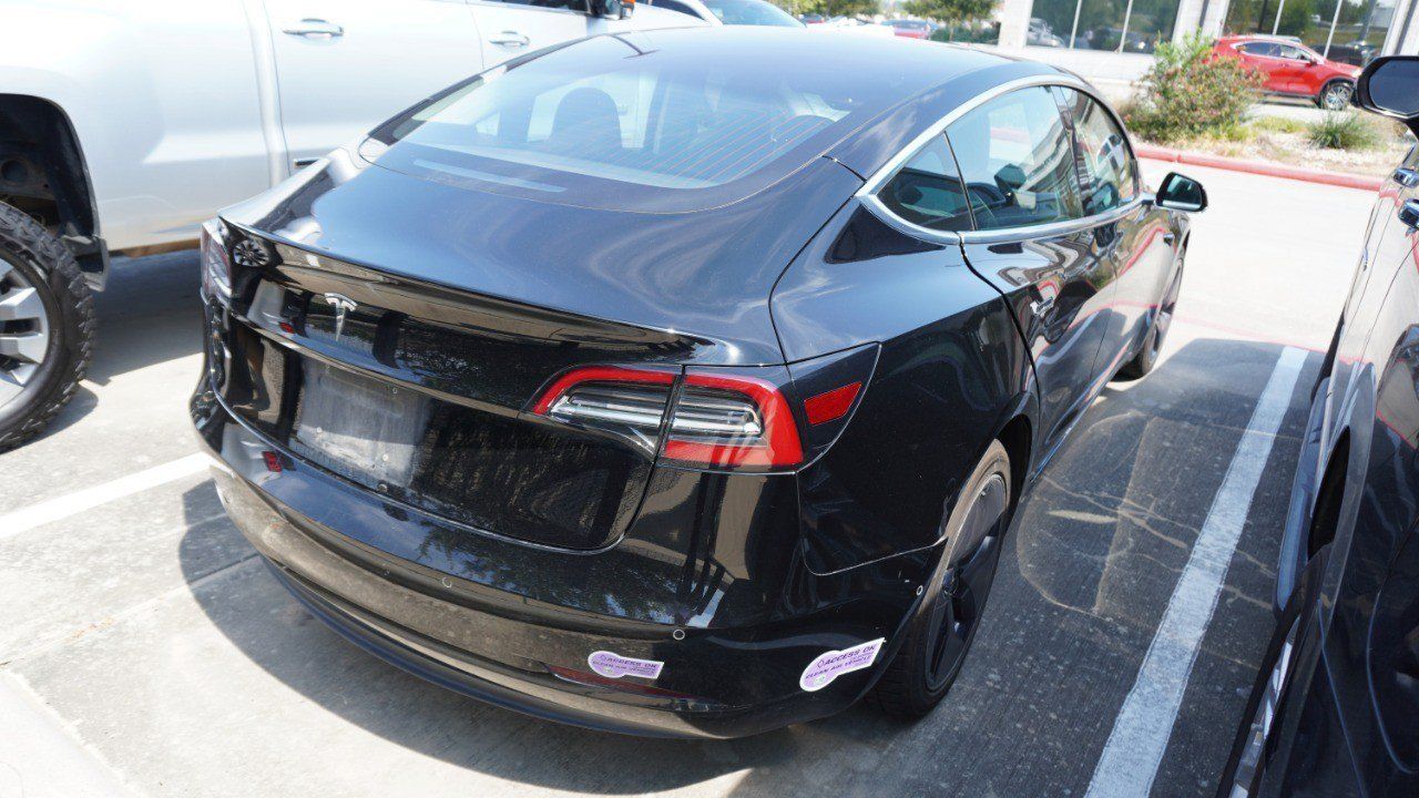 Used 2018 Tesla Model 3 Mid Range RWD image 5