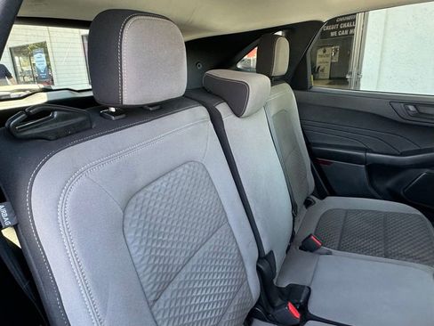 Used 2022 Ford Escape SE image 25