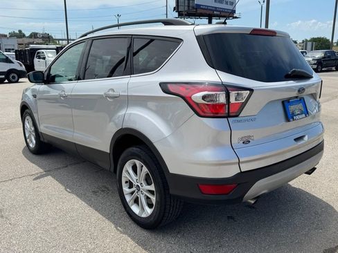 Used 2017 Ford Escape SE w/ Equipment Group 201A FWD image 5