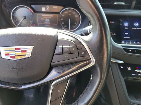 Used 2023 Cadillac XT5 Premium Luxury image 17