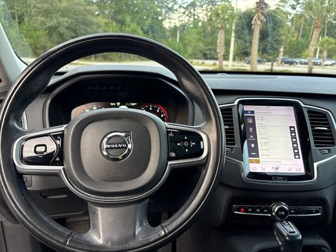 Used 2018 Volvo XC90 T5 Momentum w/ Convenience Package FWD image 8