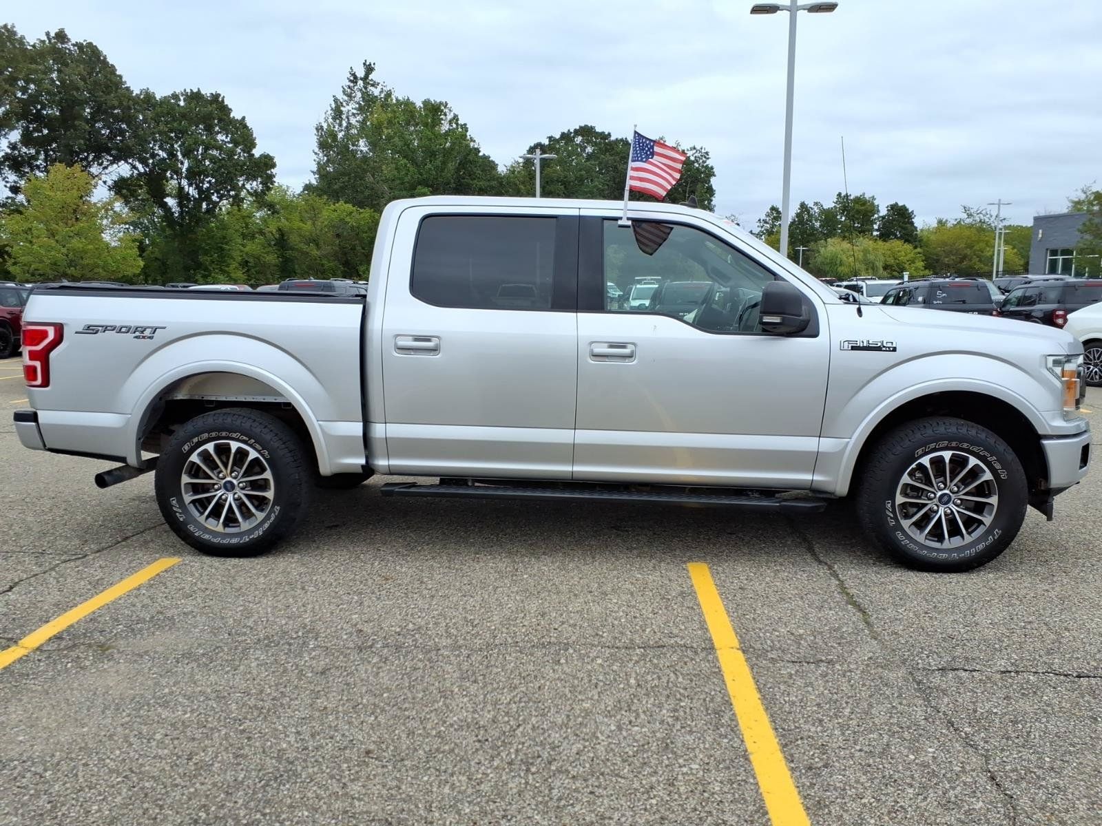 Used 2019 Ford F150 XLT w/ Equipment Group 302A Luxury AWD/4WD image 9