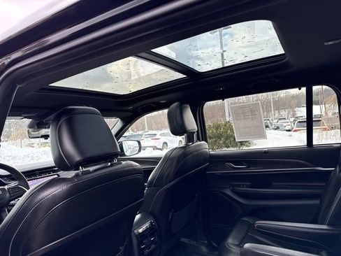 Used 2024 Jeep Grand Cherokee L Limited w/ Luxury Tech Group II image 28