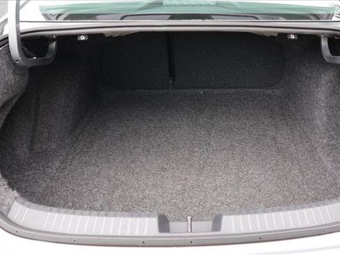 Used 2024 Volkswagen Jetta SE FWD image 23