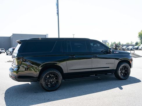 Used 2023 Chevrolet Suburban Z71 w/ Luxury Package AWD/4WD image 10