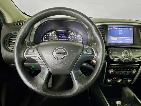 Used 2019 Nissan Pathfinder S AWD/4WD image 11