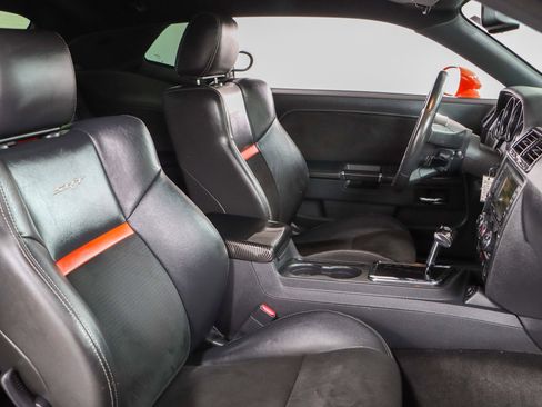 Used 2010 Dodge Challenger SRT8 image 25