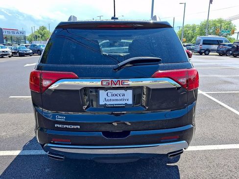 Used 2017 GMC Acadia Denali w/ Technology Package FWD image 5