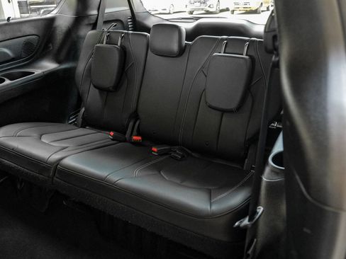 Used 2021 Chrysler Pacifica Touring-L w/ Uconnect Theater Family Group FWD image 54