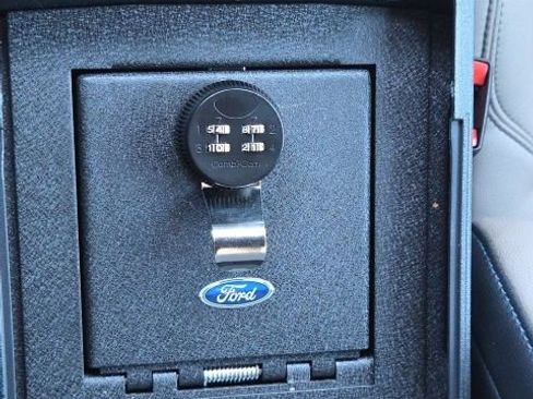 Used 2023 Ford Bronco Wildtrak image 33