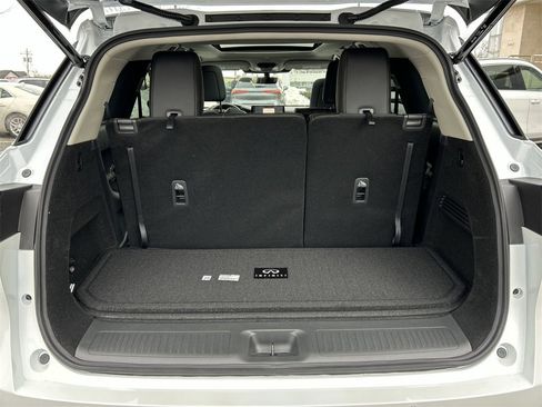 New 2026 INFINITI QX60 Luxe image 18