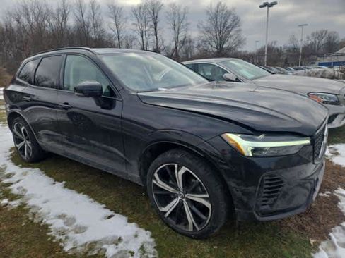 Used 2023 Volvo XC60 T8 Ultimate w/ Climate Package image 6