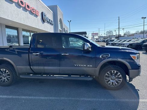 Used 2019 Nissan Titan Platinum Reserve w/ Platinum Utility Package image 11