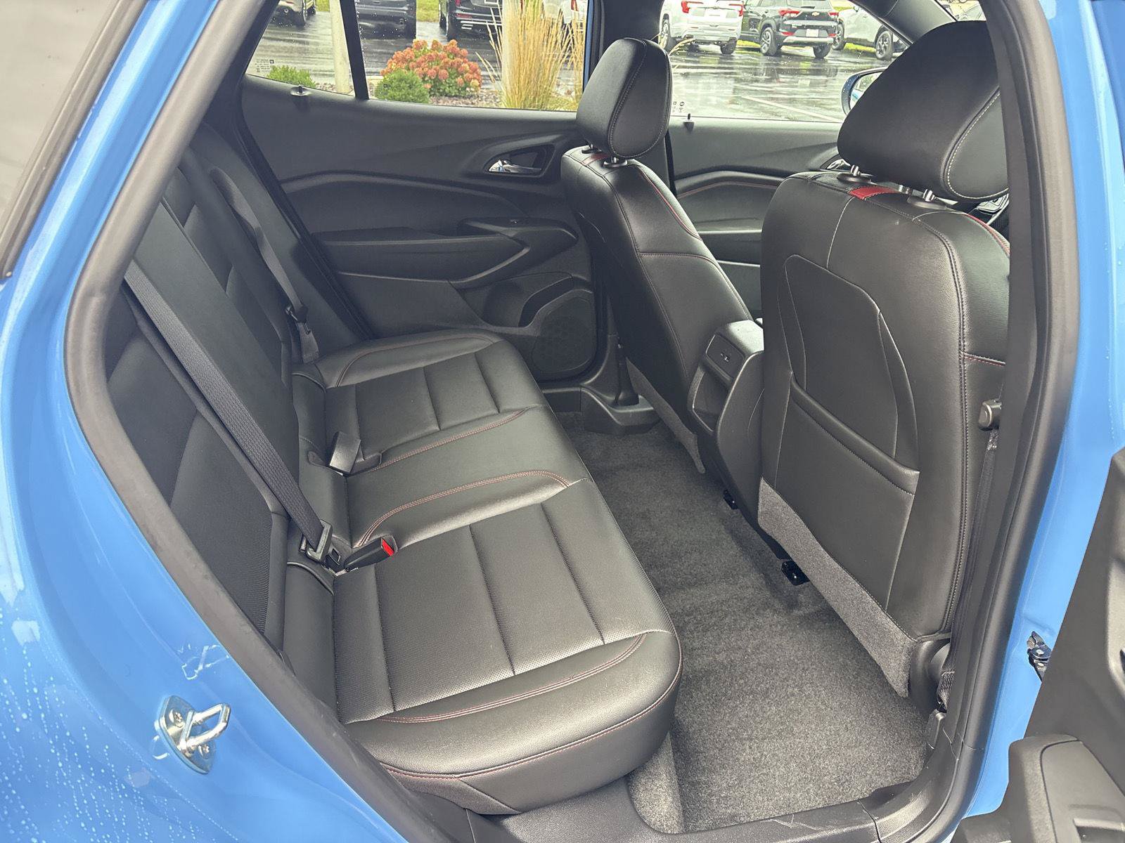 Used 2024 Chevrolet Trax RS w/ Sunroof Package FWD image 12