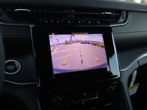 New 2025 Jeep Grand Cherokee Laredo X image 27