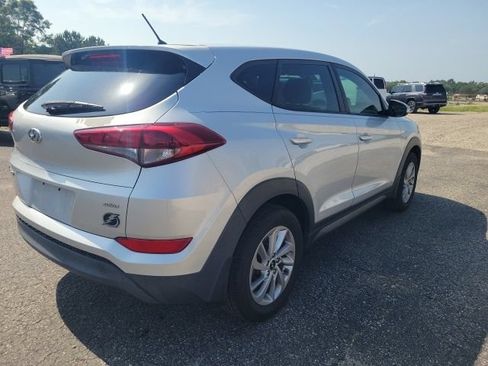 Used 2018 Hyundai Tucson SE w/ Cargo Package AWD/4WD image 6