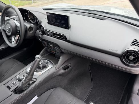 Certified 2026 MAZDA MX-5 Miata Club RWD image 25
