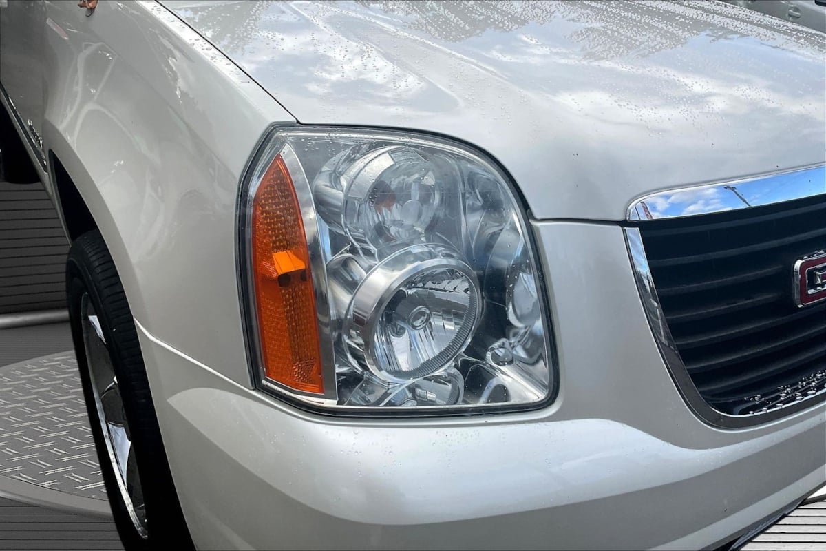 Used 2012 GMC Yukon SLT w/ SLT-2 Equipment Package AWD/4WD image 29