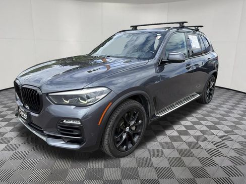 Used 2019 BMW X5 xDrive50i w/ Parking Assistance Package AWD/4WD image 3