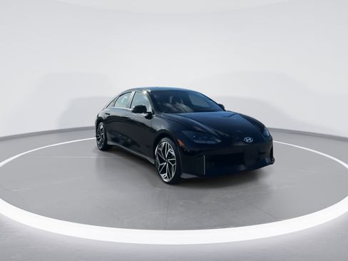 Certified 2025 Hyundai Ioniq 6 SEL image 9