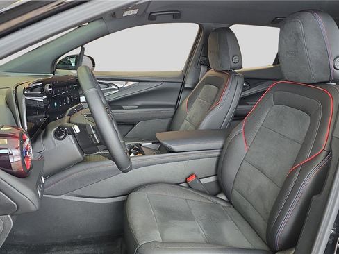 Used 2025 Chevrolet Blazer EV RS image 11