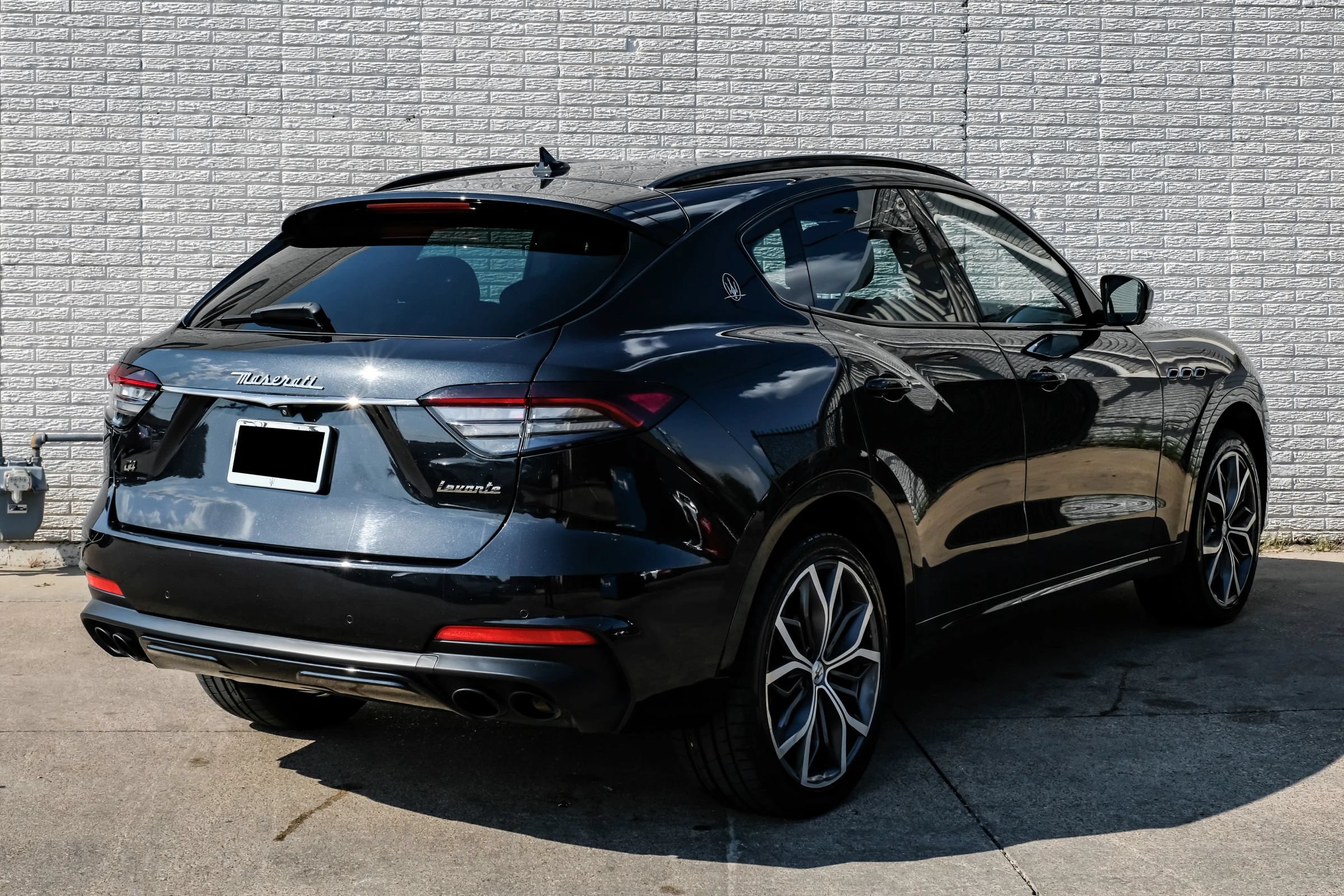 Used 2021 Maserati Levante AWD/4WD image 8