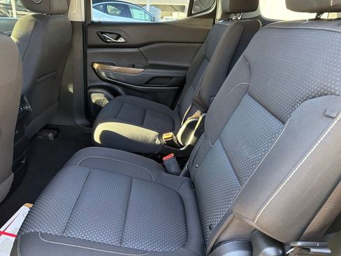 Used 2021 GMC Acadia SLE image 14