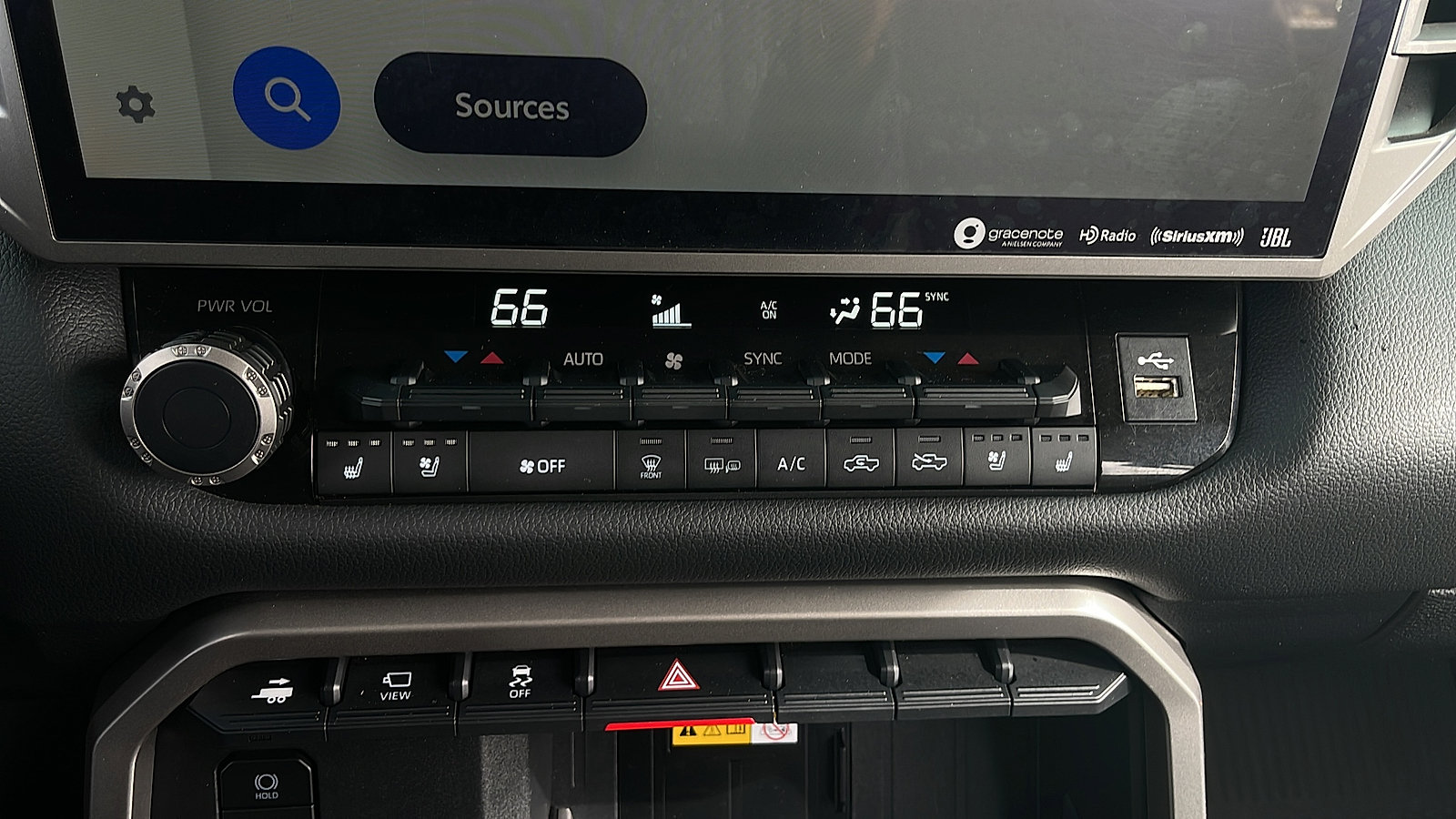 Used 2024 Toyota Tundra Limited AWD/4WD image 19