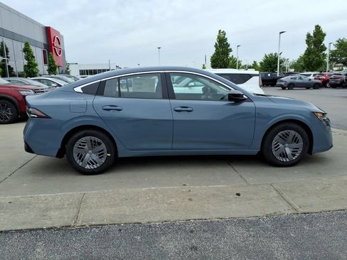 New 2026 Nissan Sentra SV w/ Floor Mat Package FWD image 9