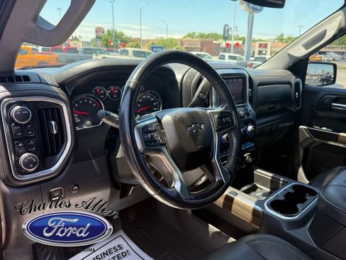Used 2022 Chevrolet Silverado 1500 RST w/ Convenience Package II AWD/4WD image 9