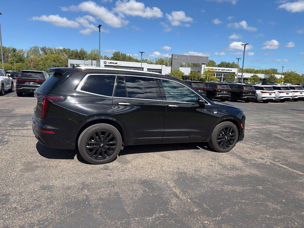 Used 2021 Cadillac XT6 Premium Luxury w/ LPO, ONYX Package AWD/4WD image 20