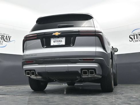 Used 2026 Chevrolet Traverse LT FWD image 34