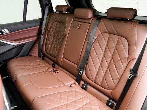 Used 2025 BMW X5 xDrive50e w/ M Sport Package image 21